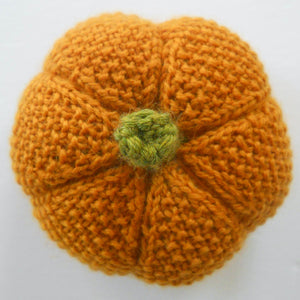 top of the seed stitch pumpkin pattern showing the star design, marie mayhew designs