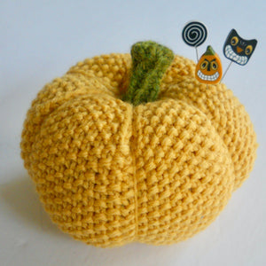 seed stitch pumpkin pattern, Just Another Button Company mini clay pins set, marie mayhew designs