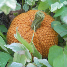 Load image into Gallery viewer, seed stitch pumpkin pattern, marie mayhew designs