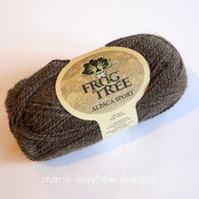 Load image into Gallery viewer, Frog Tree alpaca sport weight yarn, color #008