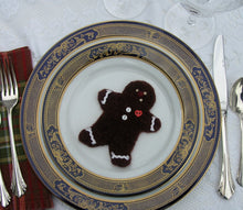 Load image into Gallery viewer, table decoration, woolly gingerbread cookie pattern