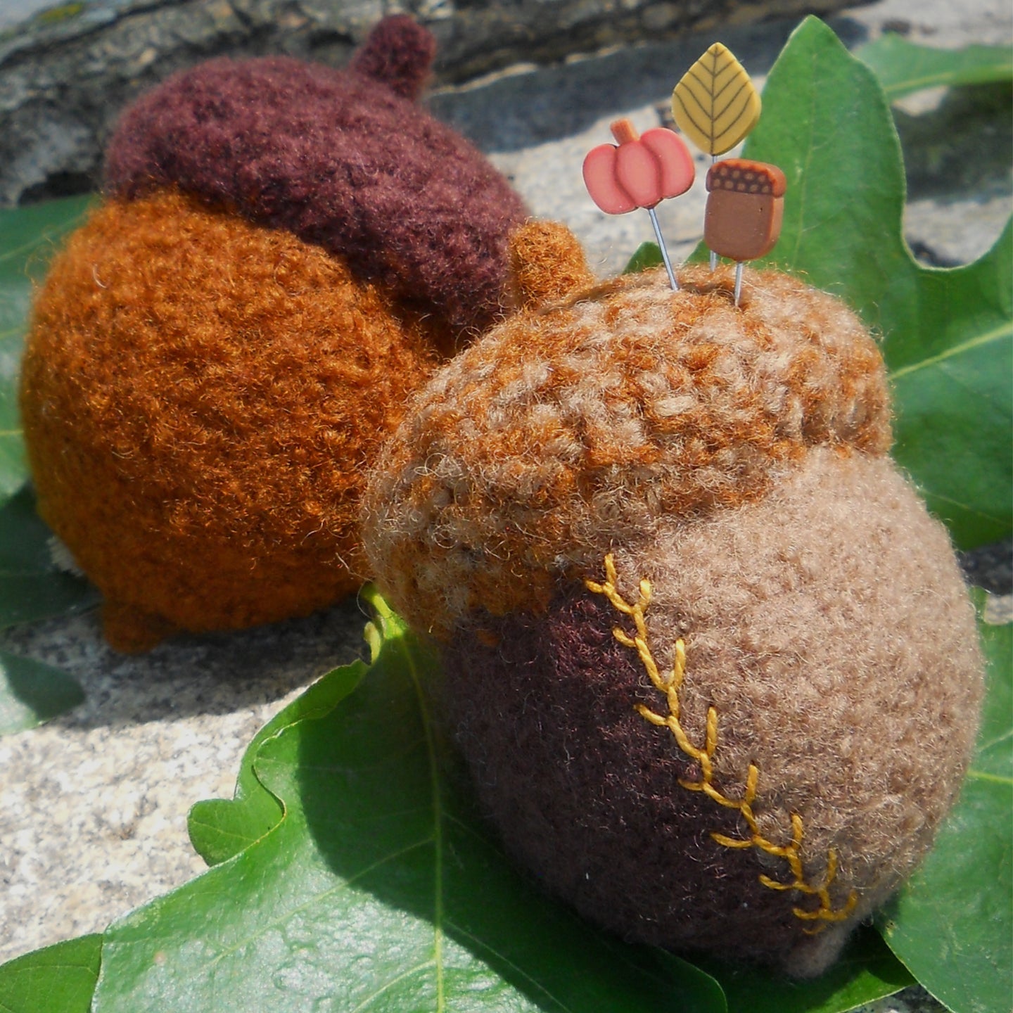 marie mayhew crazy quilt acorn pincushion pattern
