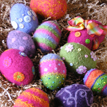 Load image into Gallery viewer, marie mayhew&#39;s woolly eggs pattern