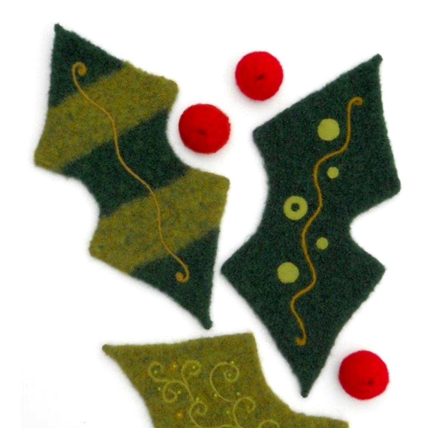 marie mayhew's woolly holly leaf & berries pattern
